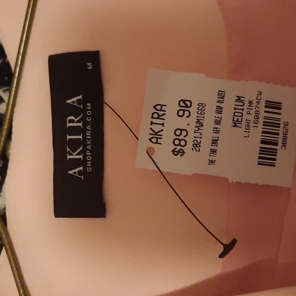 A jacket - Picture 6 of 6